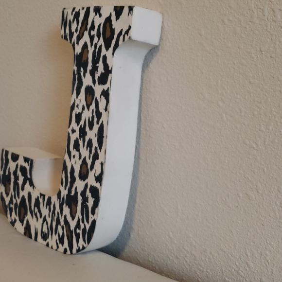 J Room Decor - Picture 3 of 5